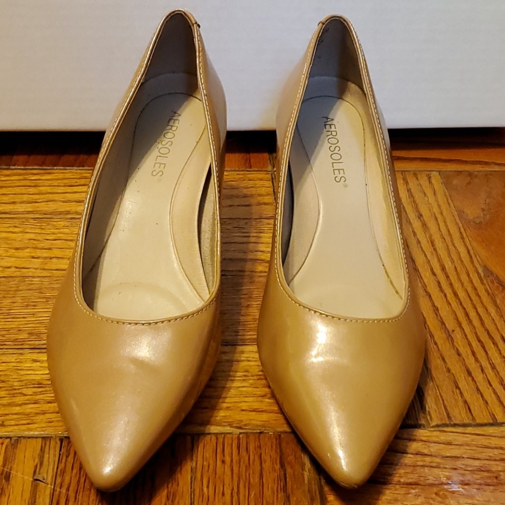 Aerosoles drama club pump